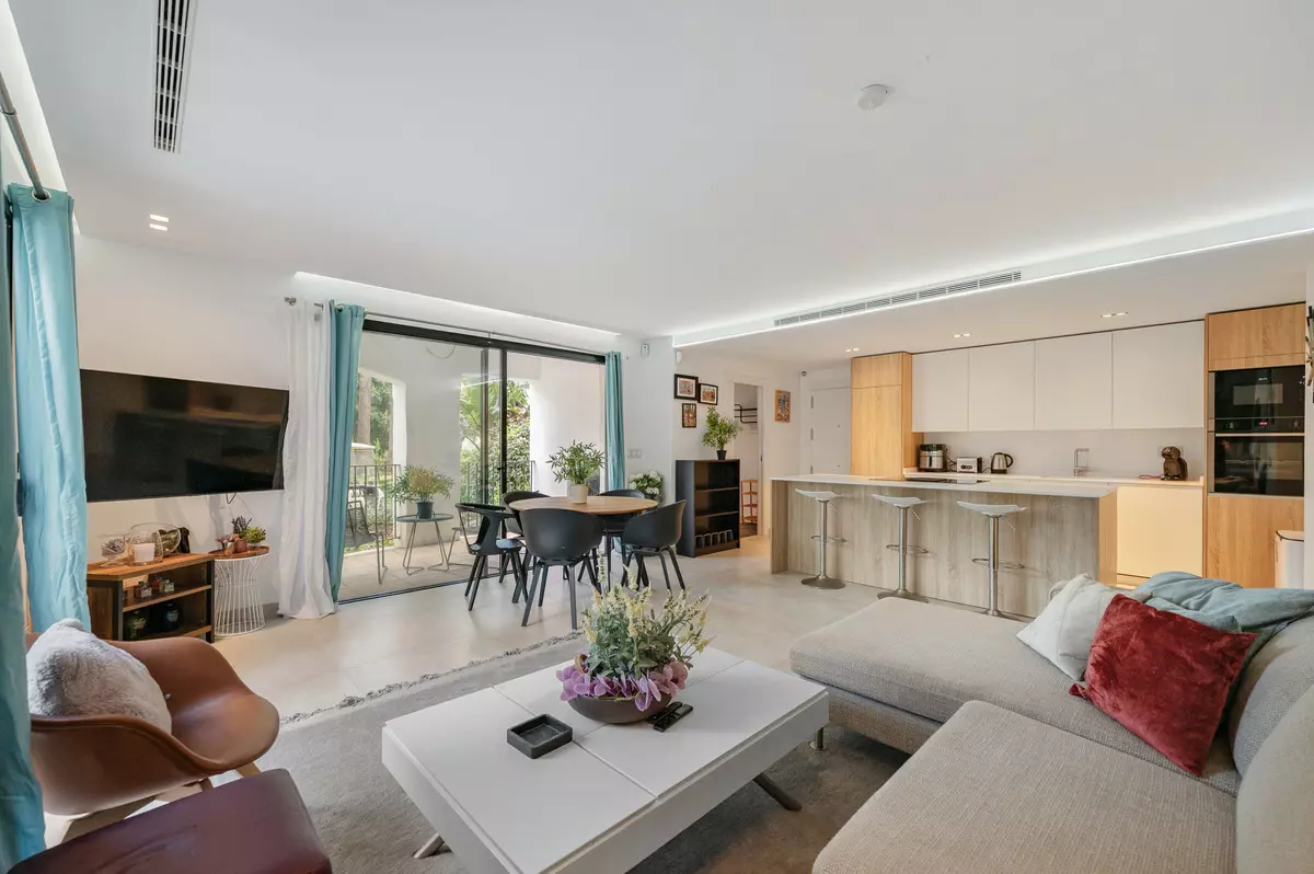 3-bedroom Apartment In Marbella, Spain (154 M²)