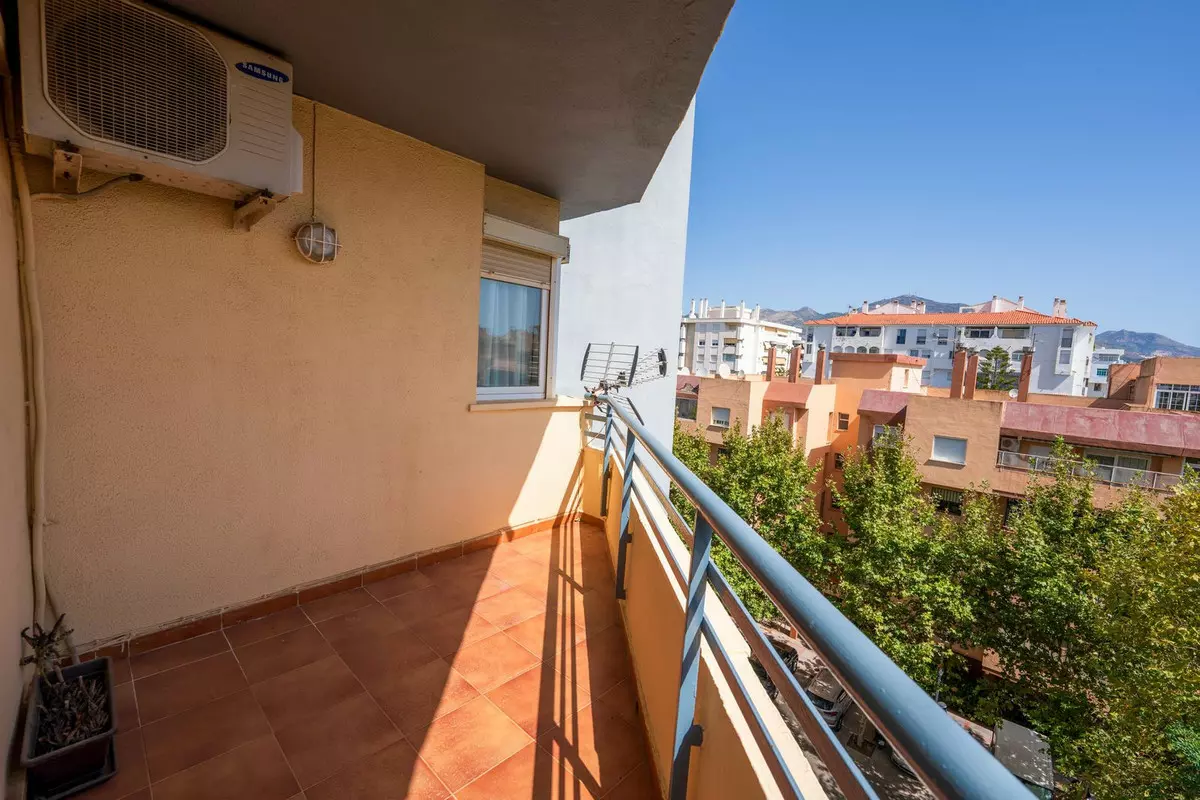 3-bedroom Apartment In Fuengirola, Spain (98 M²)