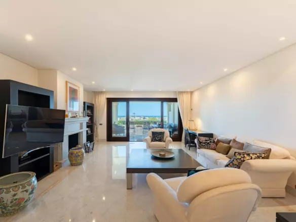 3-bedroom Apartment In Marbella, Spain (231 M²)