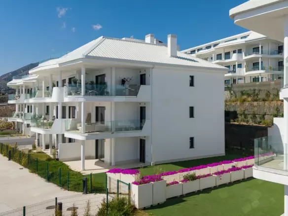 3-bedroom Apartment In Fuengirola, Spain (93 M²)