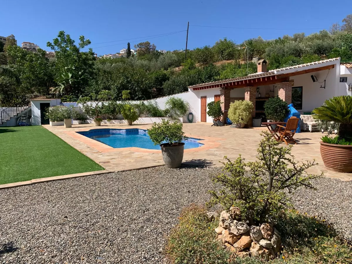 3-bedroom Villa In Álora, Spain (135 M²)