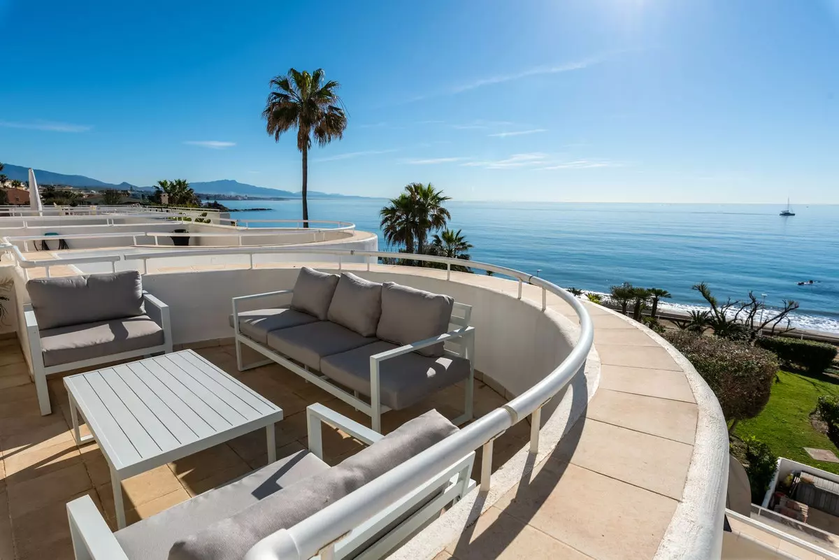 2-bedroom Apartment In Estepona, Spain (93 M²)