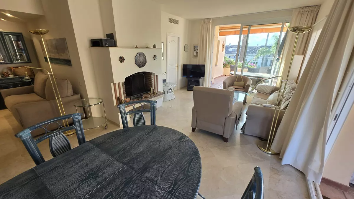 2-bedroom Apartment In Marbella, Spain (173 M²)