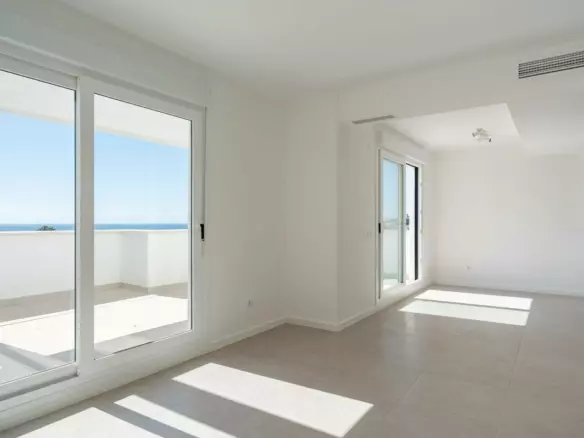 3-bedroom Apartment In Estepona, Spain (111 M²)