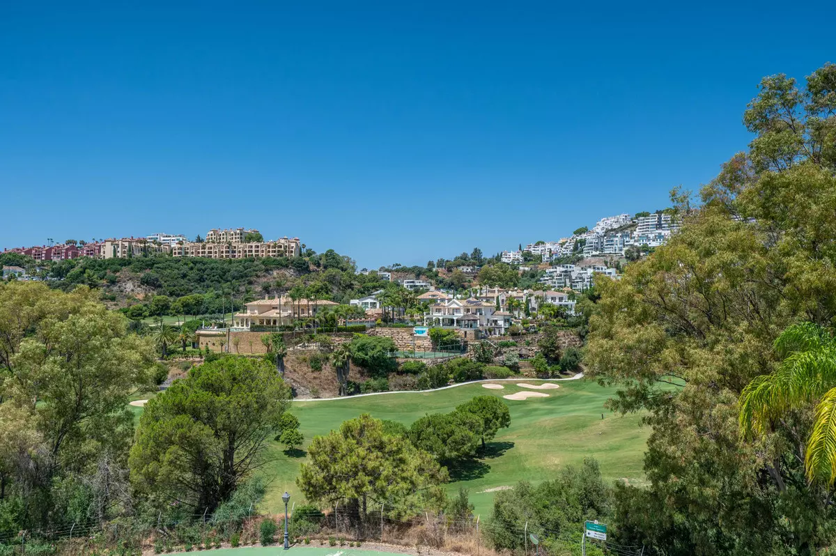 3-bedroom Town House In Benahavis, Spain (212 M²)