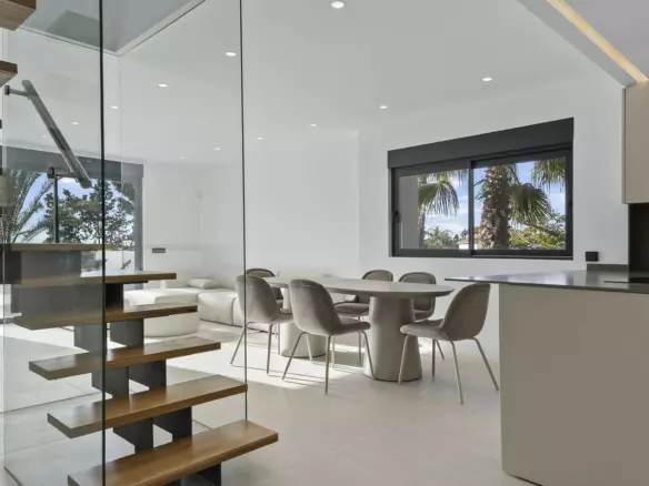 3-bedroom Apartment In Estepona, Spain (210 M²)