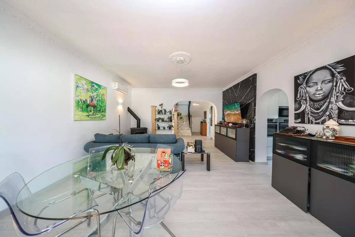 3-bedroom Villa In Coín, Spain (145 M²)
