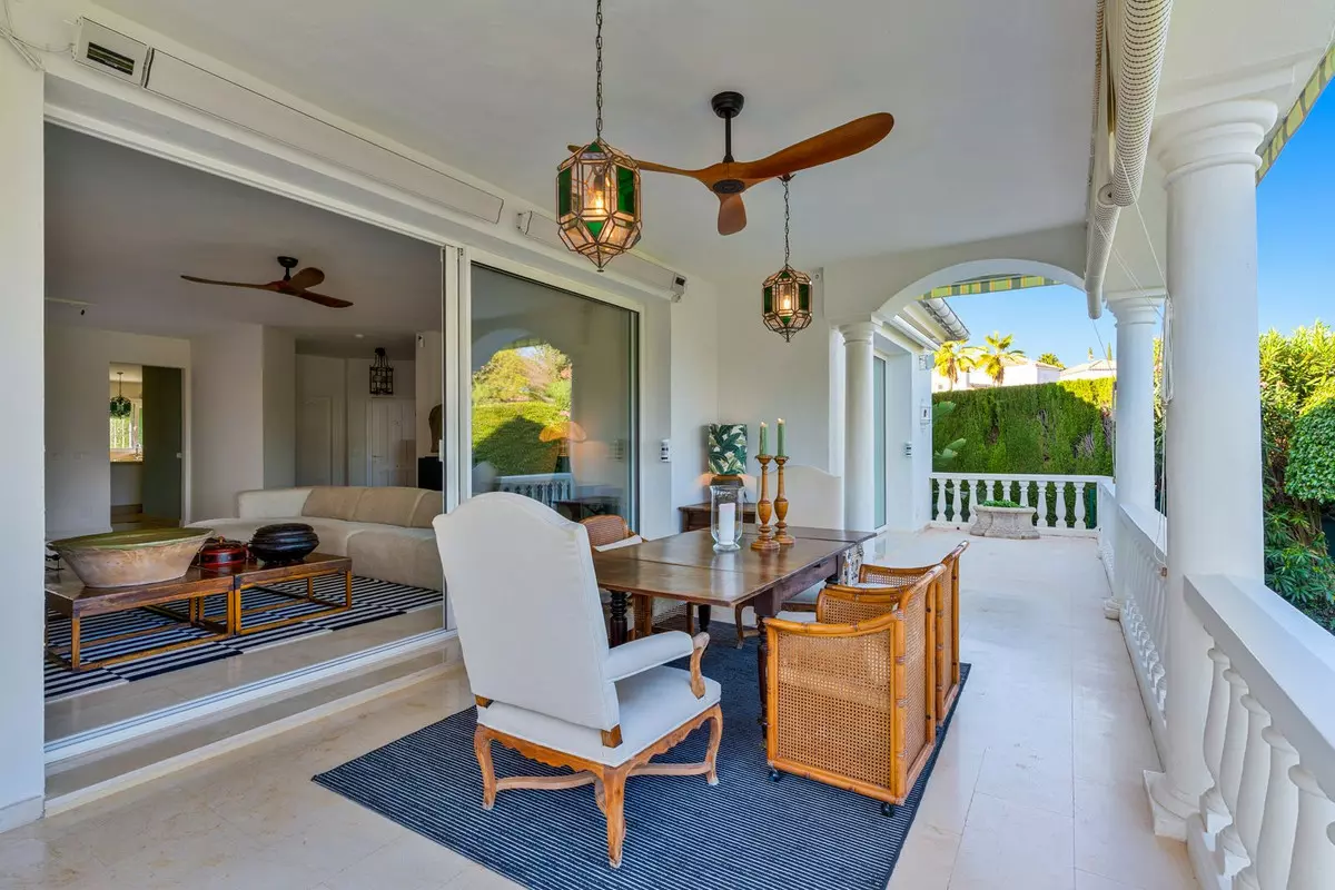 3-bedroom Villa In Estepona, Spain (272 M²)