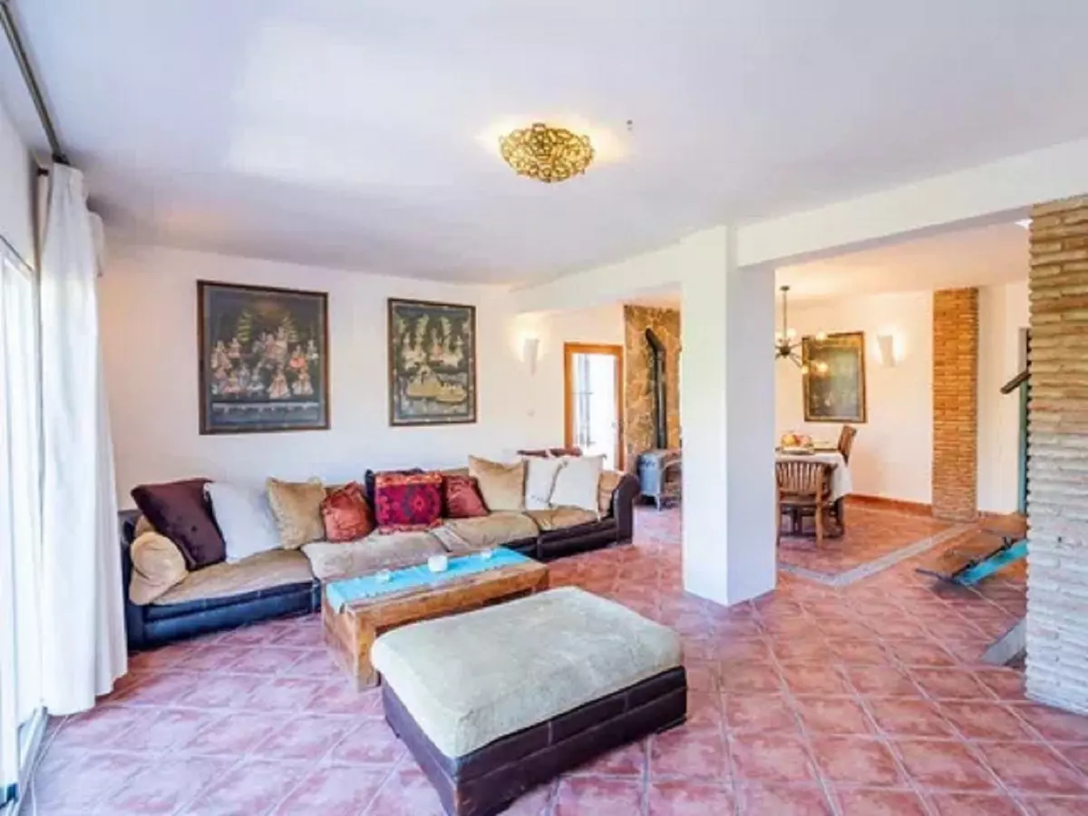 4-bedroom Villa In Málaga, Spain (250 M²)