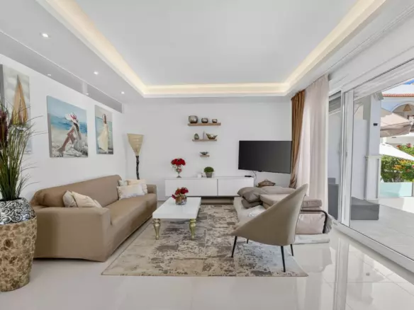 2-bedroom Apartment In Rojales, Spain (82 M²)