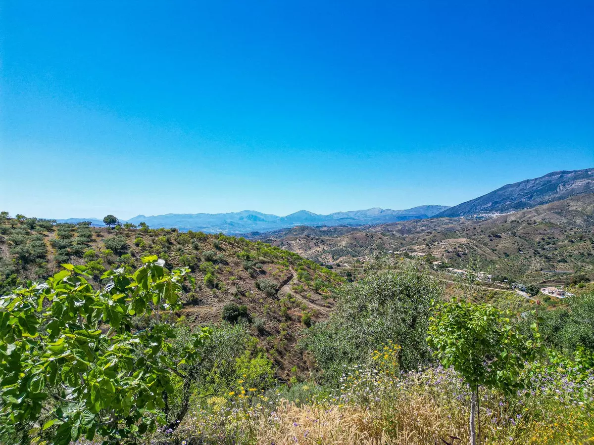 3-bedroom Villa In Vélez – Málaga, Spain (128 M²)
