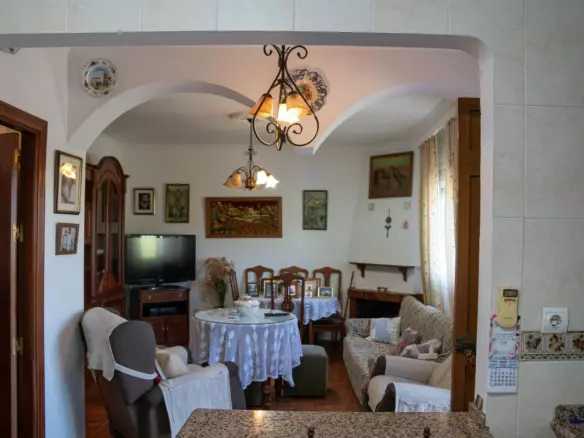 3-bedroom Country House In Álora, Spain (101 M²)