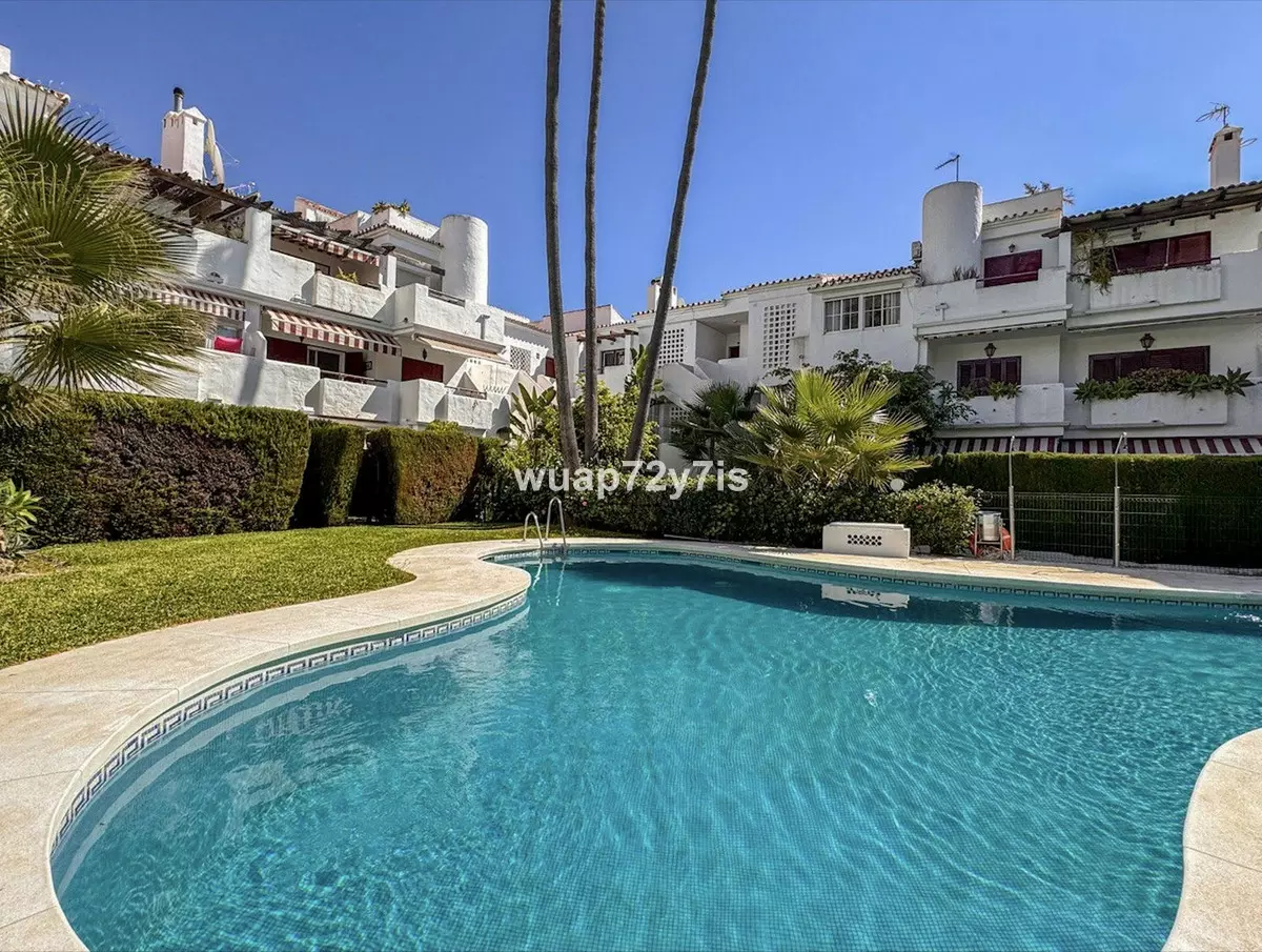 3-bedroom Apartment In Estepona, Spain (124 M²)