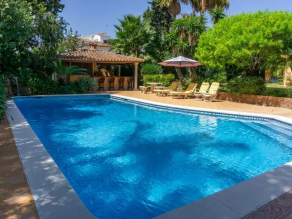 6-bedroom Villa In Estepona, Spain (531 M²)