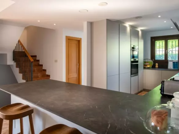 4-bedroom Villa In Estepona, Spain (240 M²)