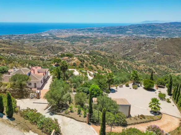4-bedroom Villa In Vélez – Málaga, Spain (181 M²)
