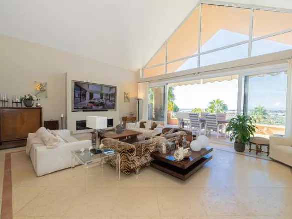 3-bedroom Apartment In Marbella, Spain (263 M²)