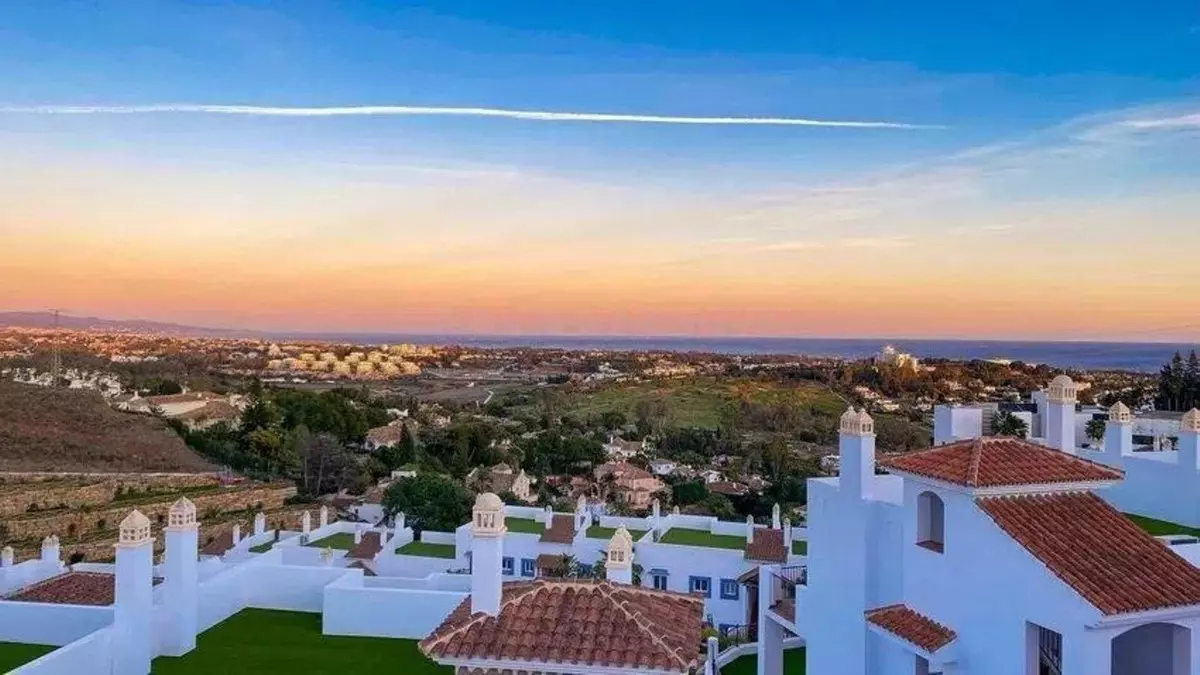 3-bedroom Apartment In Estepona, Spain (100 M²)