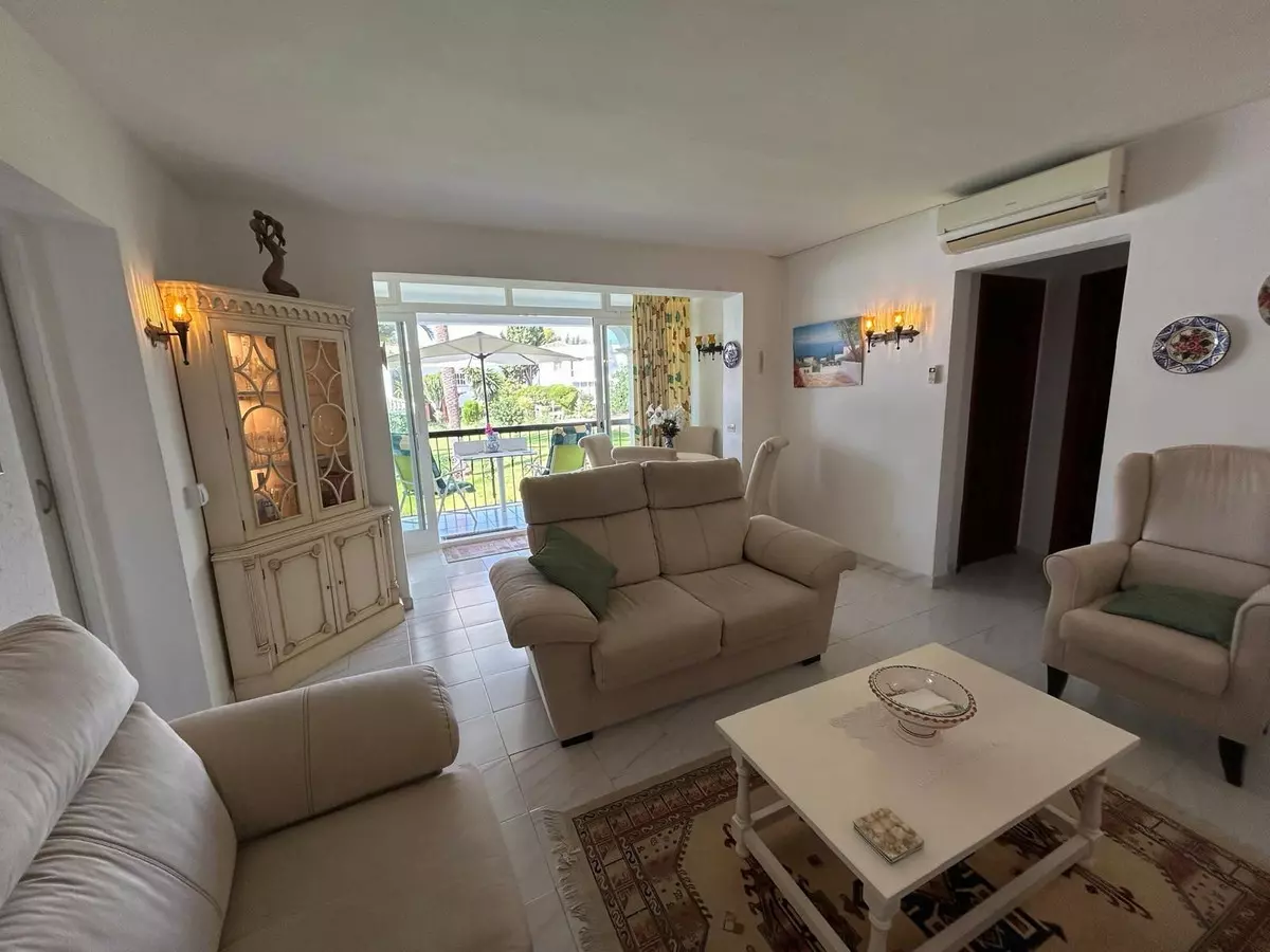 1-bedroom Apartment In Estepona, Spain (61 M²)