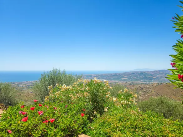 4-bedroom Villa In Vélez – Málaga, Spain (181 M²)