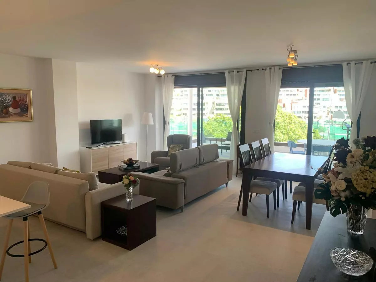3-bedroom Property In Estepona, Spain (159 M²)
