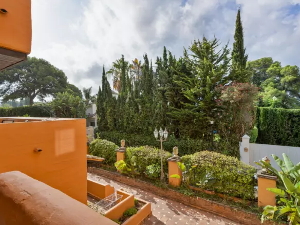 2-bedroom Apartment In Estepona, Spain (140 M²)