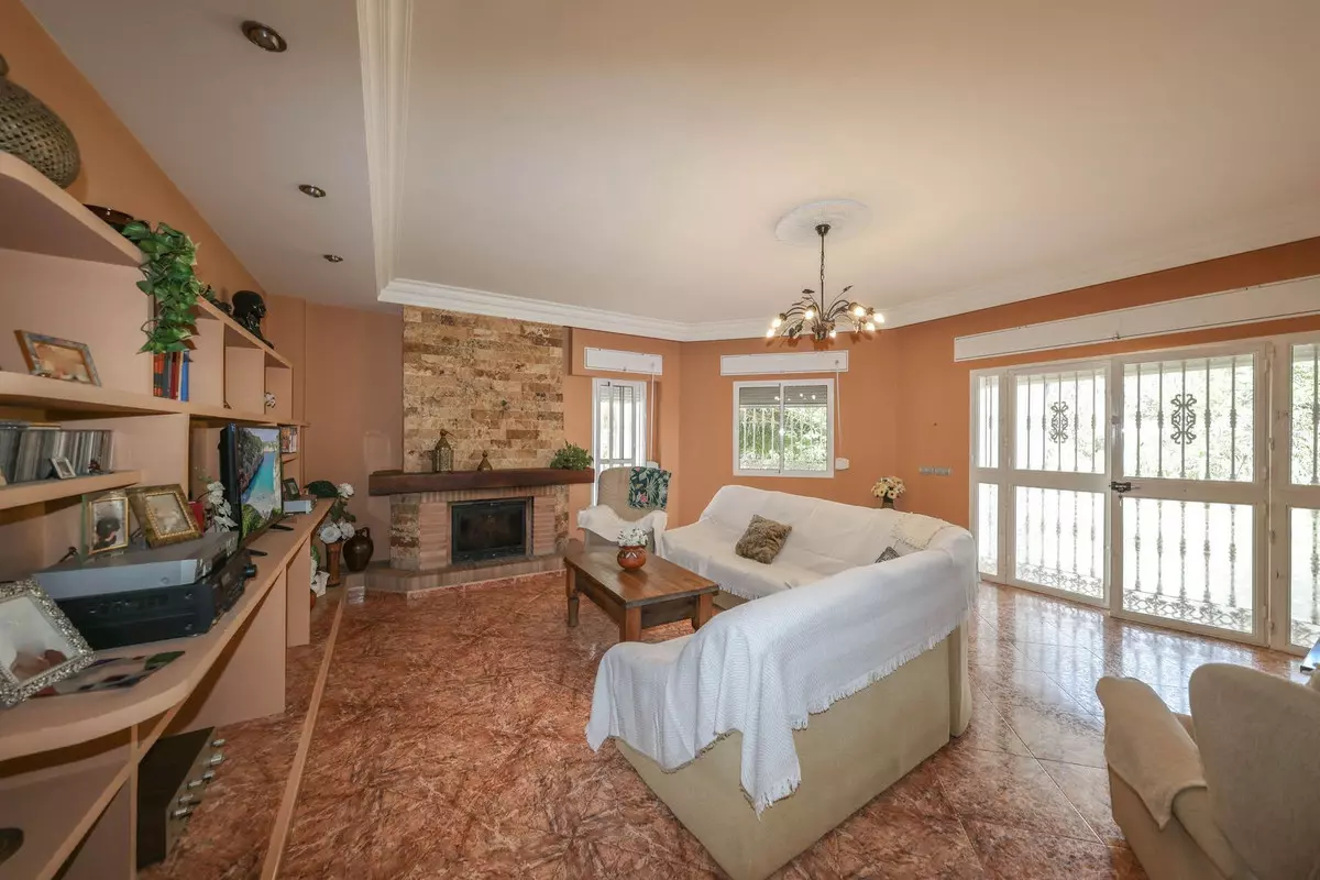 3-bedroom Villa In Guaro, Spain (250 M²)