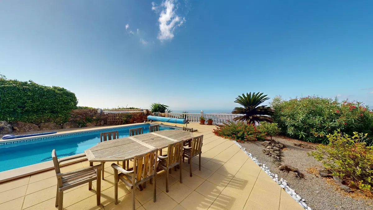 4-bedroom Villa In Vélez – Málaga, Spain (240 M²)