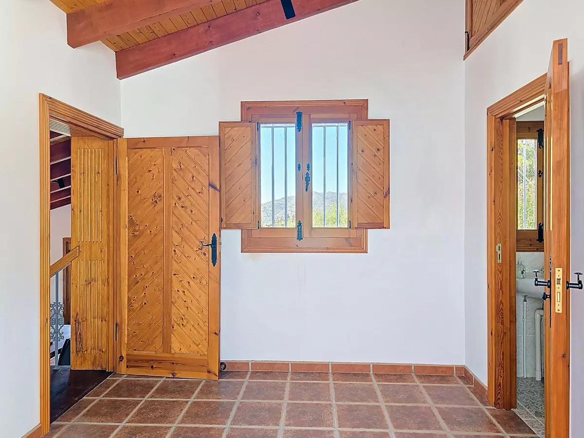 4-bedroom Villa In Sedella, Spain (496 M²)