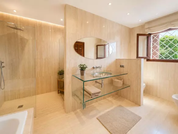 4-bedroom Villa In Marbella, Spain (588 M²)