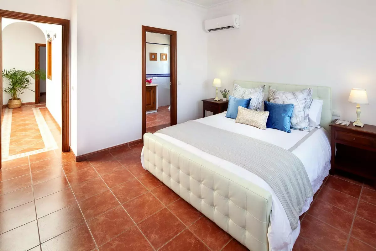 5-bedroom Country House In Serrato, Spain (312 M²)