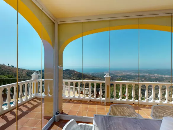 4-bedroom Villa In Vélez – Málaga, Spain (240 M²)