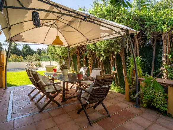 5-bedroom Villa In Estepona, Spain (169 M²)