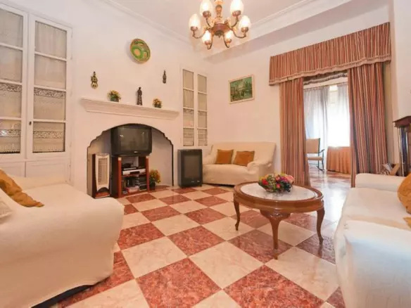 14-bedroom Town House In Álora, Spain (1.085 M²)