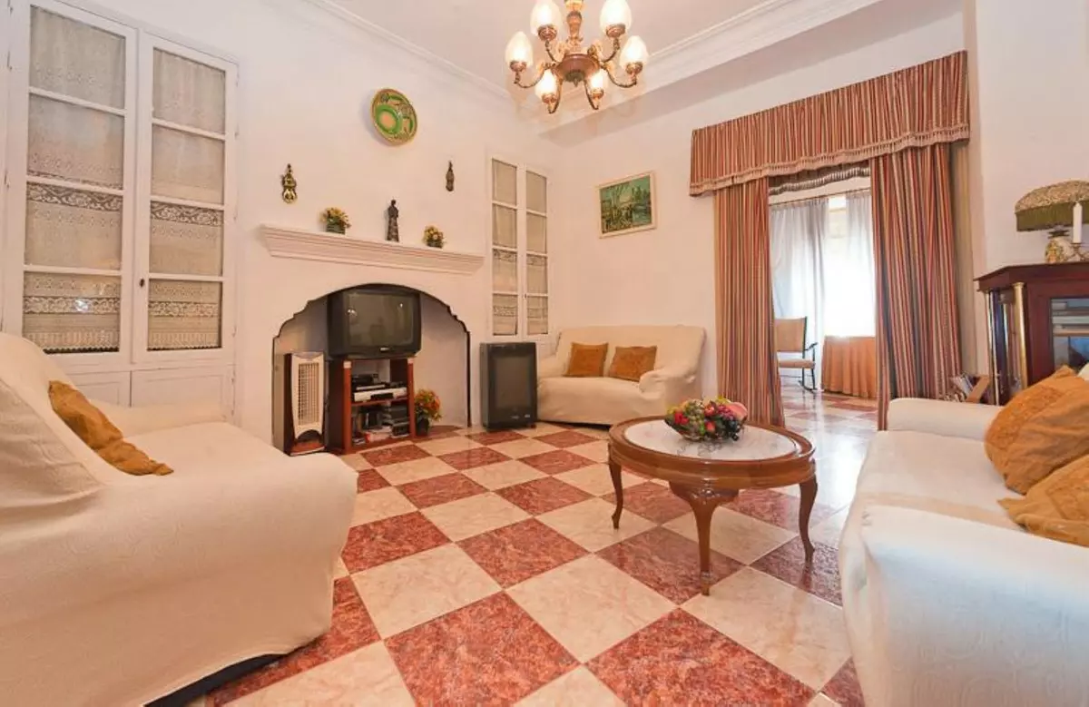 14-bedroom Town House In Álora, Spain (1.085 M²)