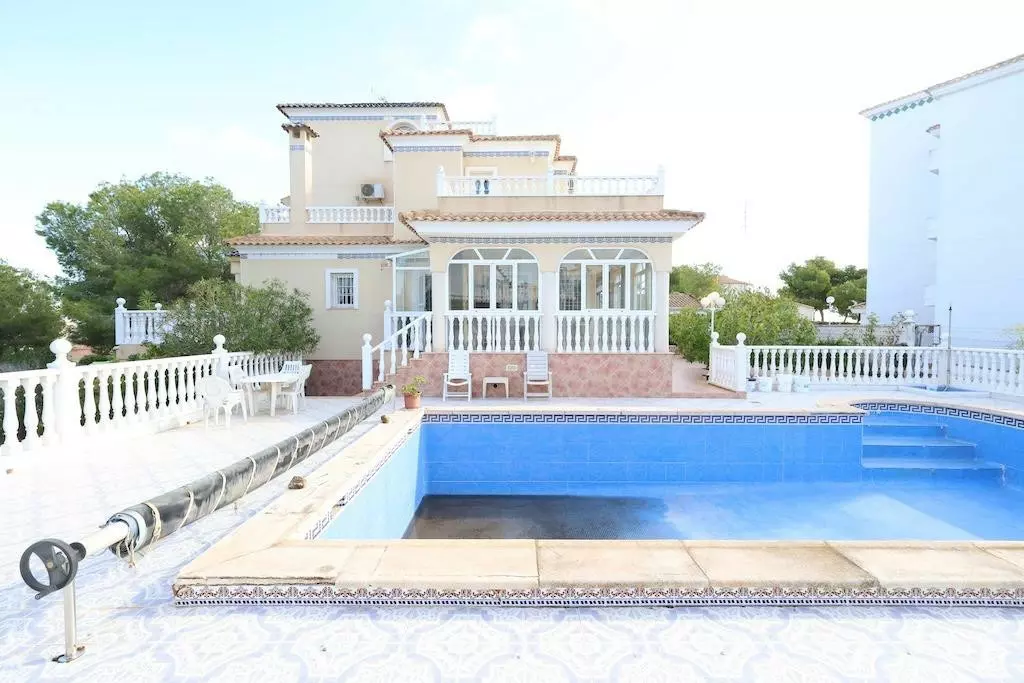 5-bedroom Villa In Orihuela, Spain (308 M²)