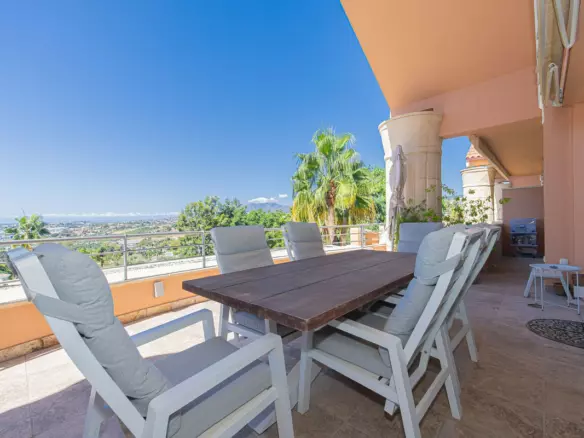 3-bedroom Apartment In Marbella, Spain (263 M²)