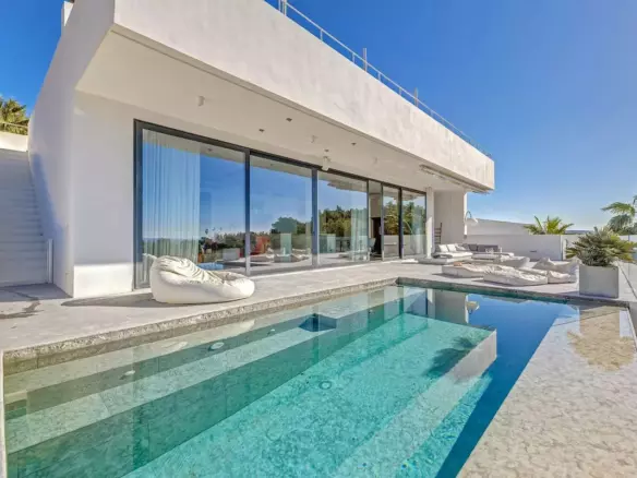 5-bedroom Villa In Calvià, Spain (324 M²)