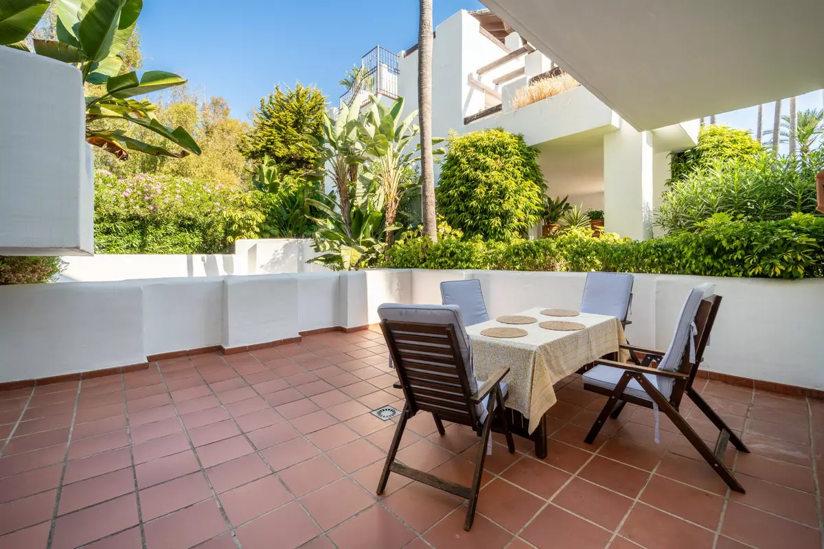 2-bedroom Apartment In Estepona, Spain (100 M²)