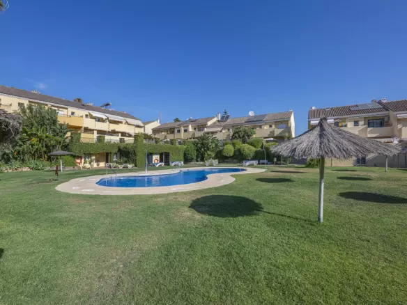 3-bedroom Town House In Estepona, Spain (102 M²)