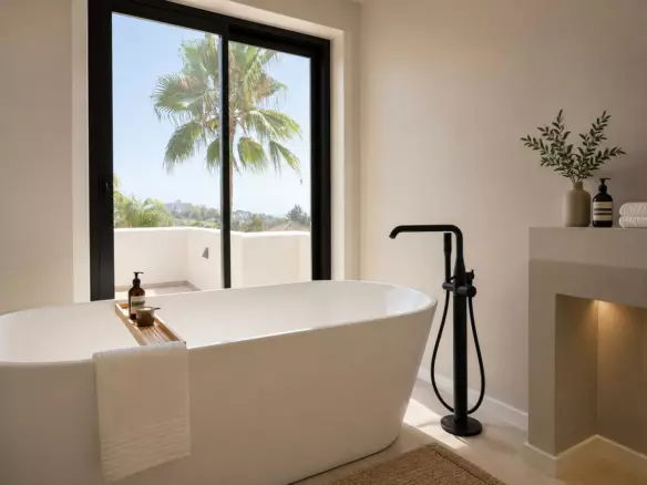 6-bedroom Villa In Estepona, Spain (399 M²)