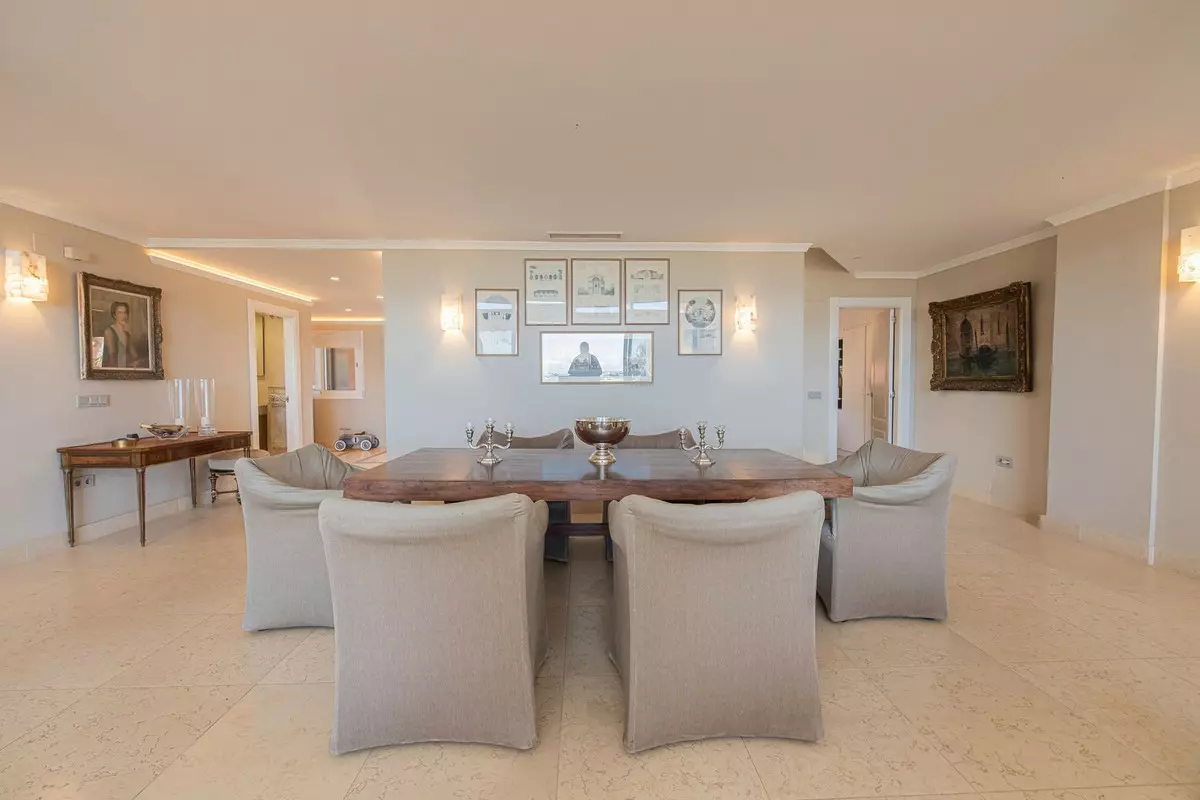 3-bedroom Apartment In Marbella, Spain (263 M²)
