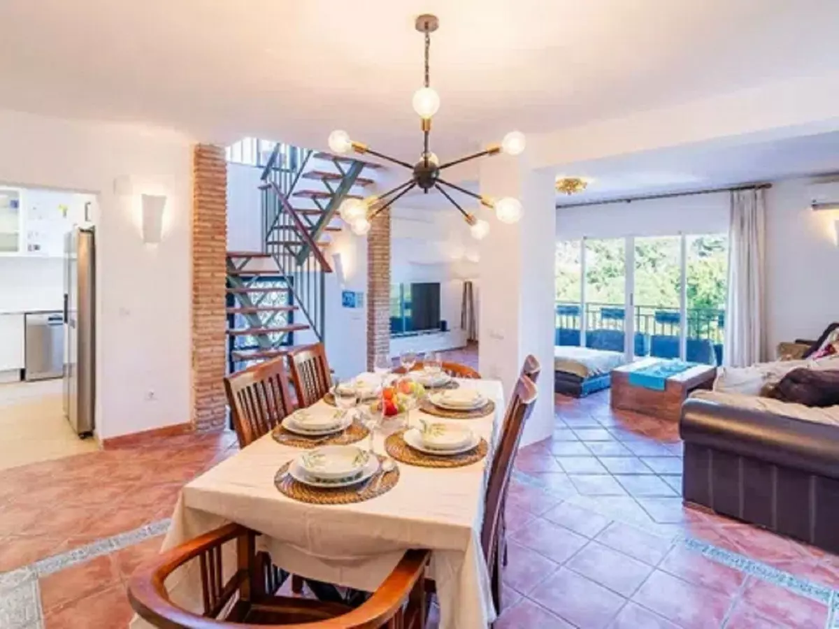 4-bedroom Villa In Málaga, Spain (250 M²)