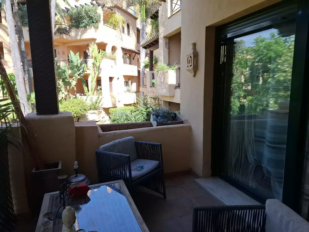 3-bedroom Apartment In Estepona, Spain (138 M²)