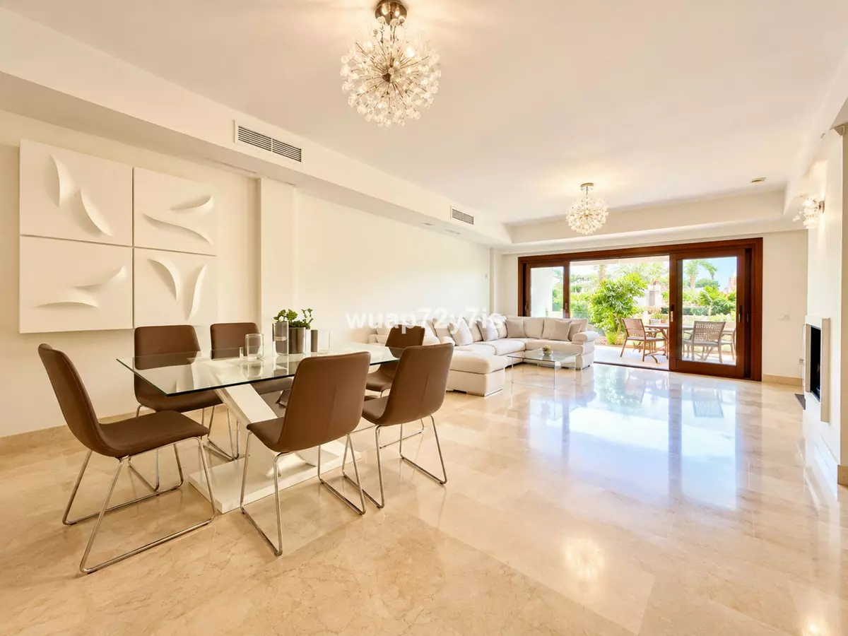 2-bedroom Apartment In Marbella, Spain (173 M²)