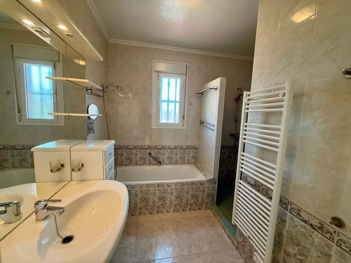6-bedroom Villa In Rojales, Spain (393 M²)
