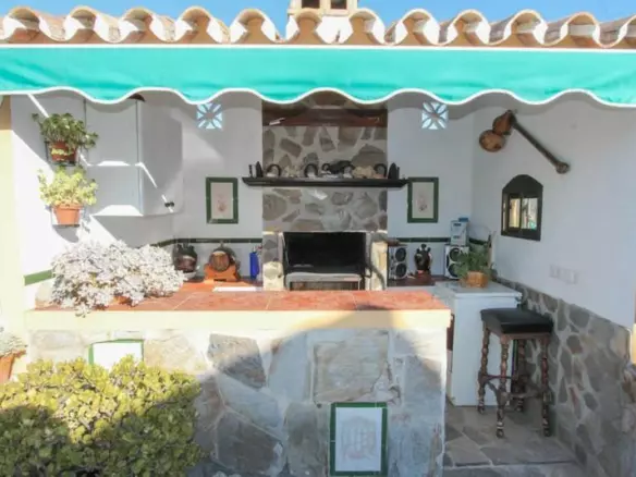 3-bedroom Villa In Guaro, Spain (93 M²)