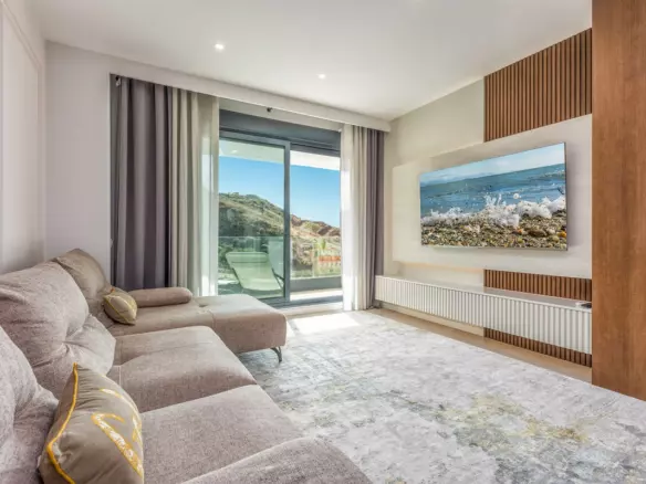 2-bedroom Apartment In Fuengirola, Spain (98 M²)