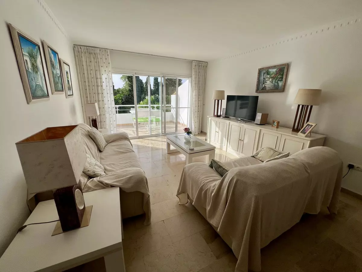 2-bedroom Apartment In Estepona, Spain (75 M²)