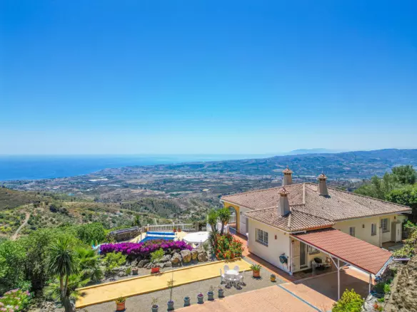 4-bedroom Villa In Vélez – Málaga, Spain (298 M²)